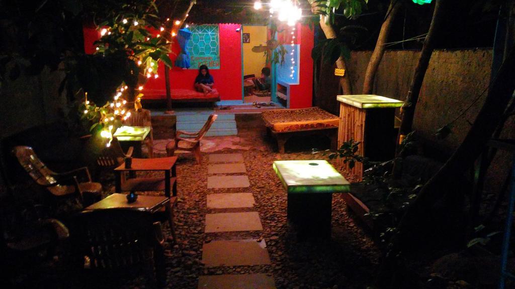 Bricks And Bamboo Hostel Anjuna Exterior foto